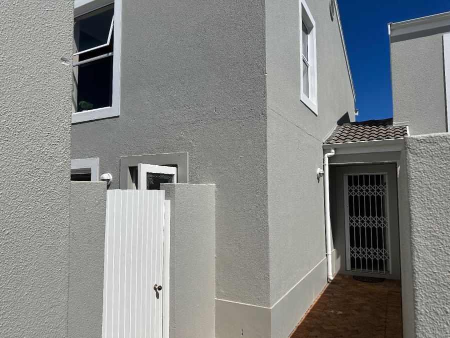 To Let 2 Bedroom Property for Rent in Big Bay Western Cape